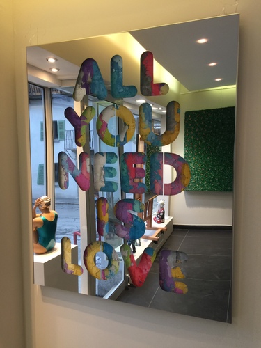 All You Need Is Love - Néon