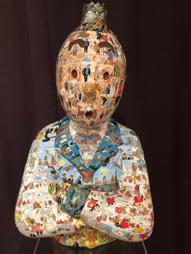 TINTIN Bras croisés - "Le Manteau de l'enfance" Temple du soleil (60 cm)